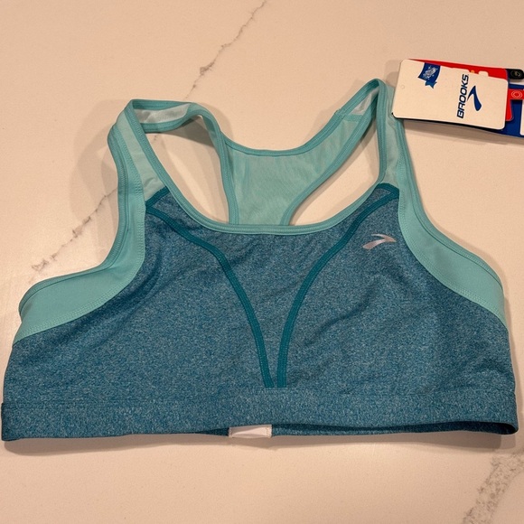Brooks Versatile Bra - Picture 1 of 8